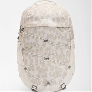 **ISO…DO NOT BUY**Looking for this backpack, FULL SIZE only, Borealis backpack.